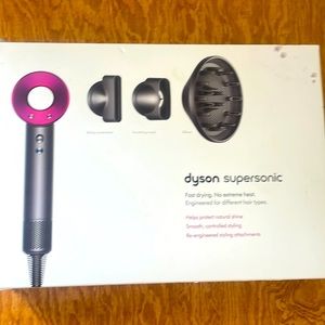 BNIB Dyson Supersonic hairdryer ****UK plugs****